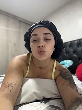 Chat XXX en directo de JoselinFlower_