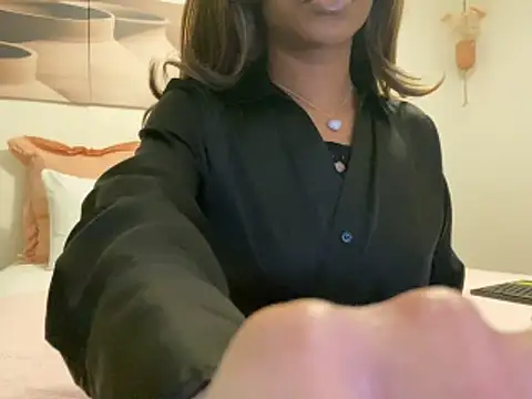 NadiaBanks Show in webcam