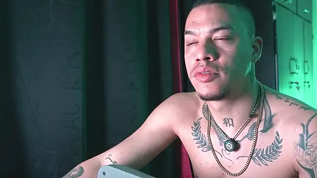 Онлайн чат XXX AlphaMasterXxx