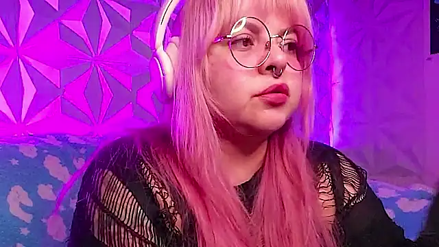 Chat +18 de Satyn_doll ao vivo