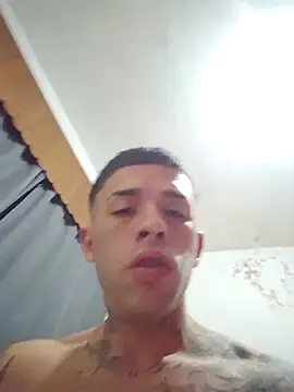 69ninee 在線直播表演