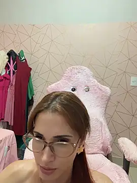 Irresistible24 Live XXX-Chat