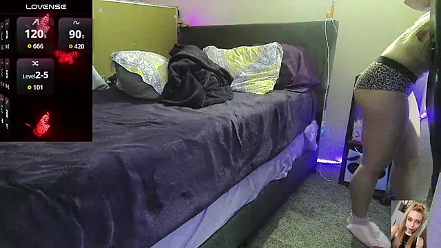 XXX chat uživo modela Blondiewithanass