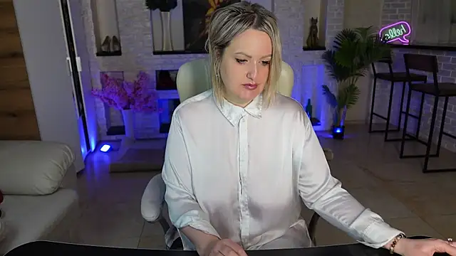 Онлайн чат XXX MariemLui