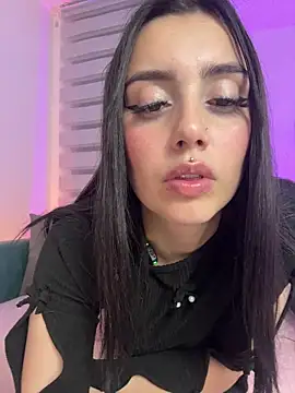 Lucy_699 即時 XXX 聊天