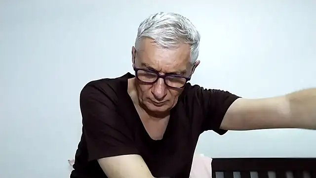 Czat XXX na żywo – BIGUNCUTHARDCOCK