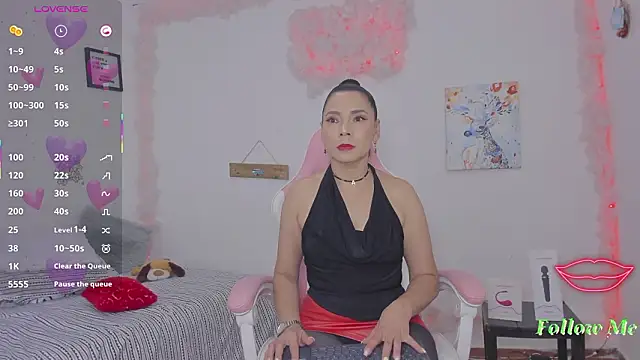 milfAaura 即時 XXX 聊天