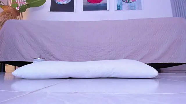 Chatroom XXX en direct de Angela_donnato