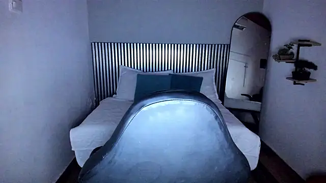 Little_Alli 即時 XXX 聊天