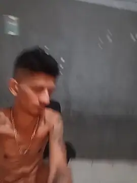 Chat +18 de theyllorwillian ao vivo