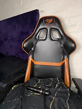 QUEEN_NOBUHLE_FEMDOM_777 élő XXX-chatje