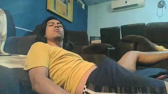 AlexAlejandro13 即時 XXX 聊天