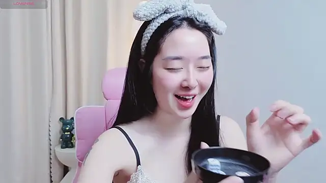 Chat XXX en directo de Miu-999