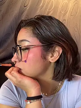 Chat XXX ao vivo de LilithMonette