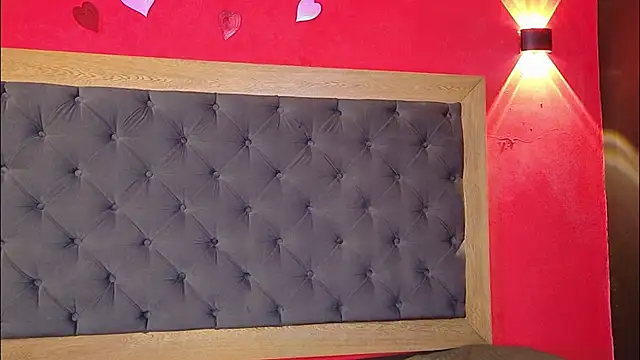 YayaHilton's Webcam Show