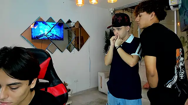 Houseofwarriosのウェブカメラショー