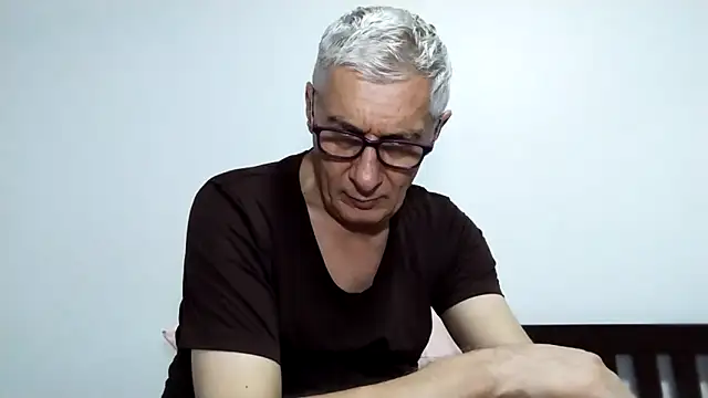 BIGUNCUTHARDCOCK's Live XXX Chat