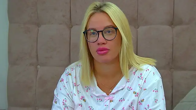 Chatroom XXX en direct de MariaNeumann