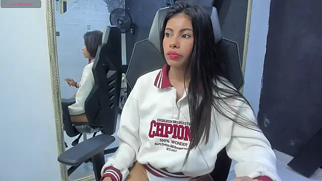 XXX chat uživo modela ZoehPeterr_