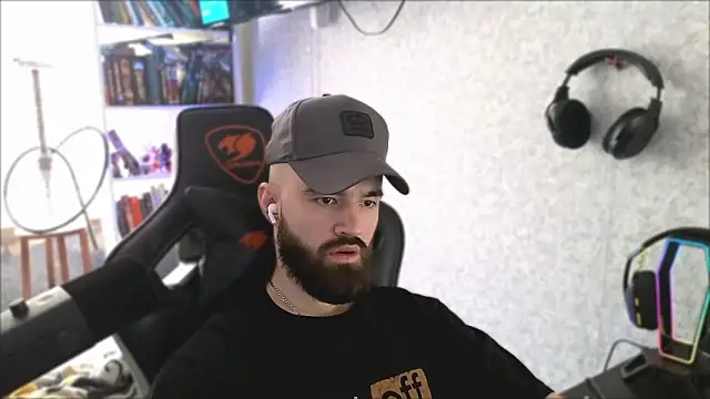 _Mostly_のライブXXXチャット