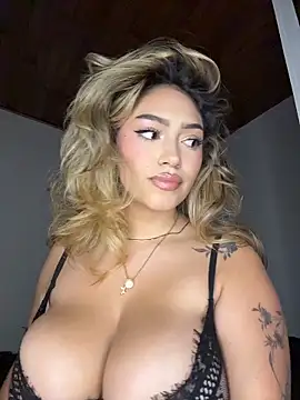 Maddy_Beluci élő XXX-chatje