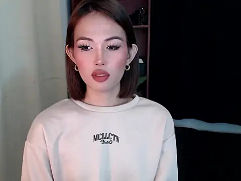 YougotLara's Live XXX Chat