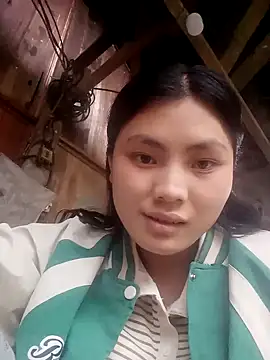 Chat +18 de Hilary-123 ao vivo