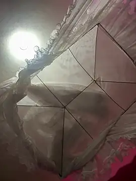 Valentinacouple: διαδικτυακό σόου στην κάμερα