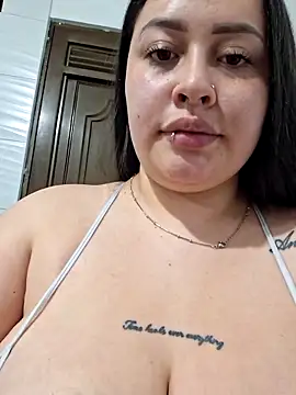 XXX chat uživo modela Steffyy_123