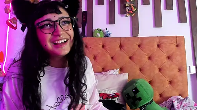 MeowMota_ webkamerás műsora