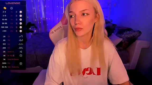 AnyaTaylor_ Chat XXX in diretta