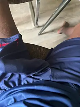 Trhge253's Webcam Show