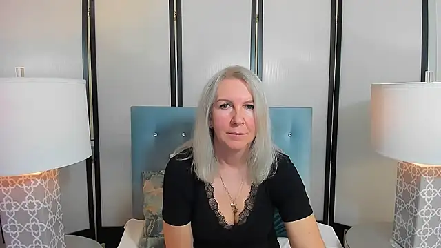 EricaTopのライブXXXチャット