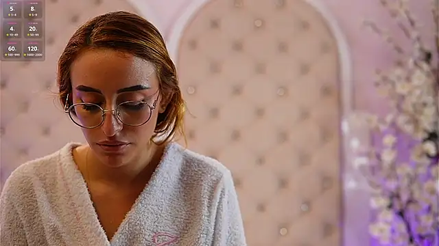 caroline_adams_ Chat XXX in diretta