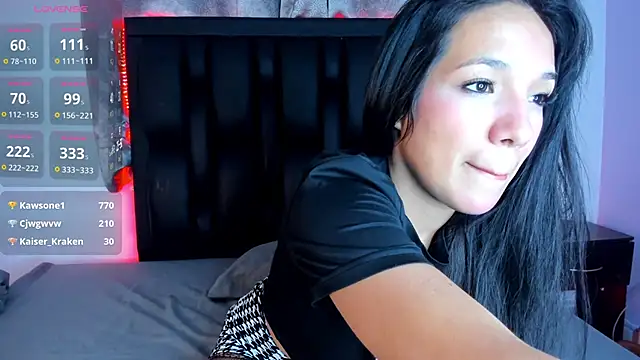 LuciaMoretti_'s Live XXX Chat