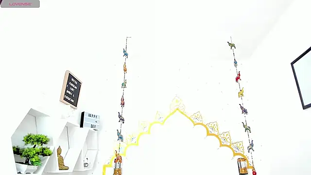 LadyNahir: онлайн-секс-чат