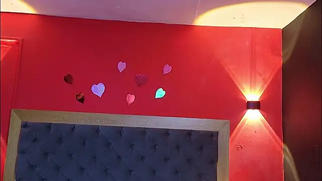 دردشة YayaHilton الجنسية المباشرة