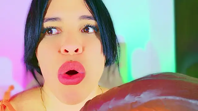 Chat XXX en directo de CharlootteEvans