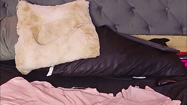 Chatroom XXX en direct de YayaHilton