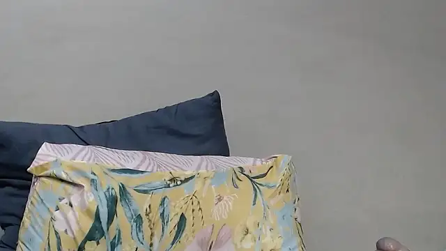 BustyMelonssXXXX's Webcam Show