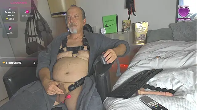 Czat XXX na żywo – openminddaddy