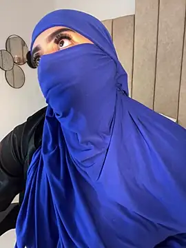 Pokazy przed kamerką – rashaaa_