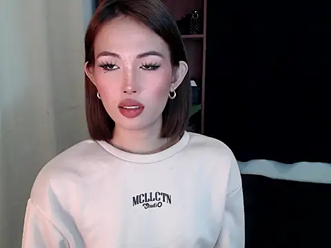 YougotLara's Live XXX Chat