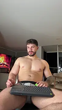 XXX chat uživo modela Valenthino_Salvatore