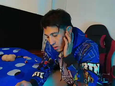 XXX chat uživo modela Thonixxx_mr