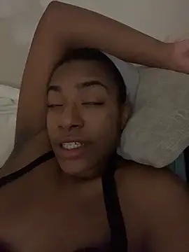 Bellaquitaa_lee's Webcam Show