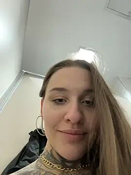 KishaMur élő XXX-chatje