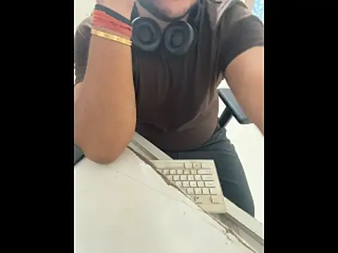 Chat XXX en directo de FlirtyxBoy