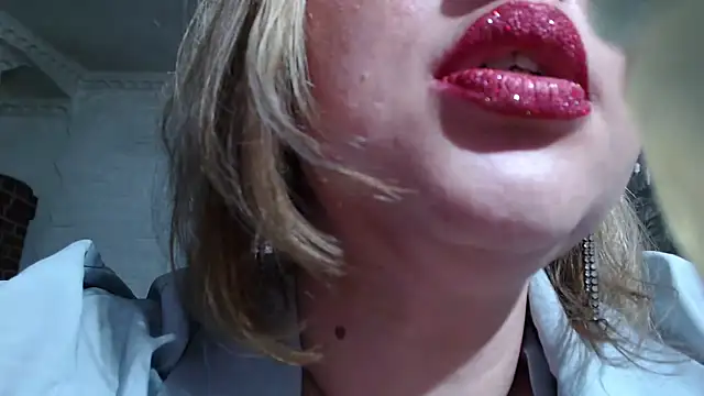 piticaforever élő XXX-chatje