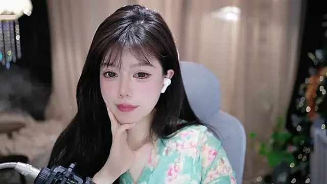 Cecily: απευθείας συνομιλία ΧΧΧ